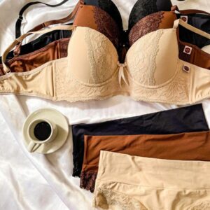 Conjunto Base em Espuma com Recortes em Renda