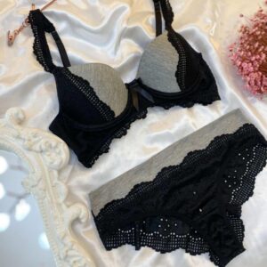 Conjunto em Viscolycra Confort com Detalhe em Renda