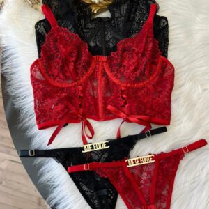 Conjunto Com Detalhe Trançado E Calcinha Escrita Sensual